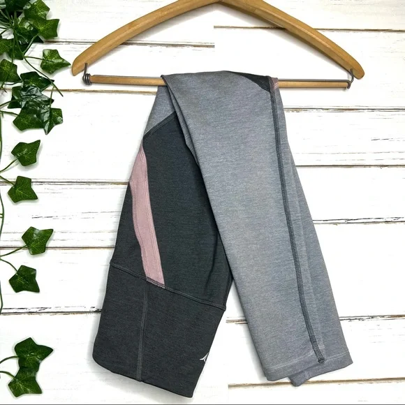 Old Navy Active Leggings Gray Pink Colorblock 7/8 High Waisted XS - Picture 2 of 5
